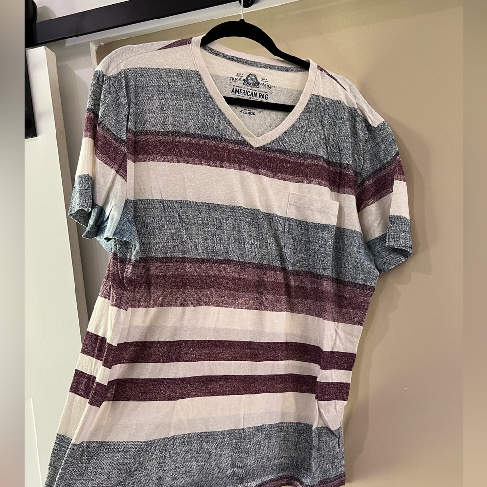 American Rag Mens XL V neck T-shirt
